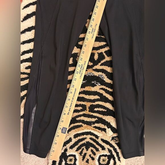 Athleta Black Leggings *Sample* Size Small EUC - Picture 9 of 13